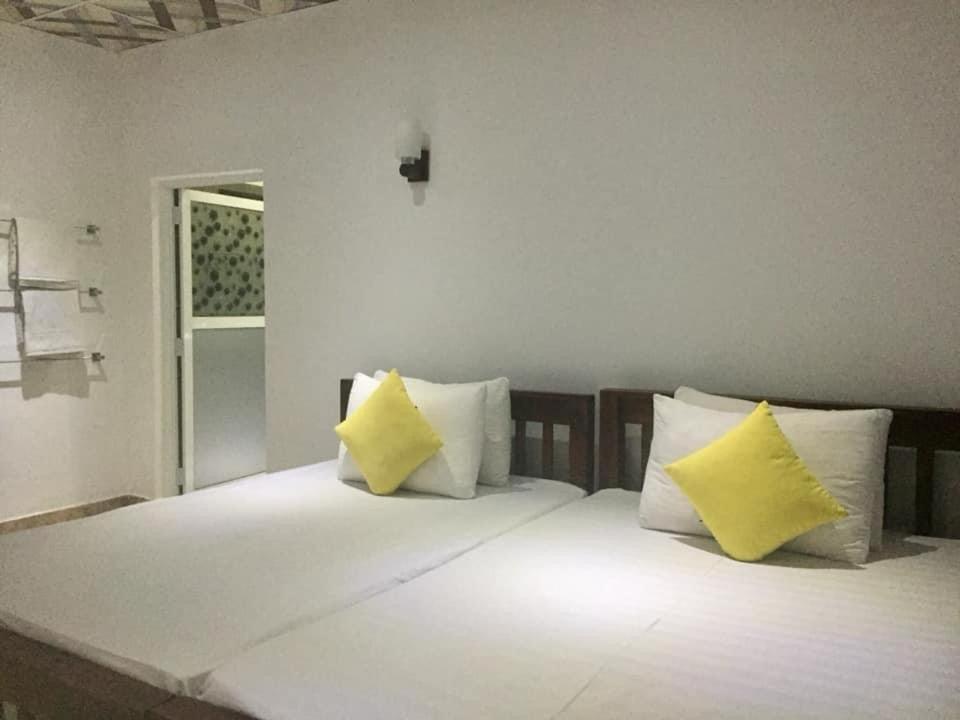 Thisara Guest House Полоннарува Экстерьер фото
