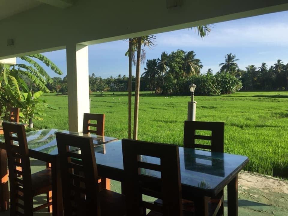 Thisara Guest House Полоннарува Экстерьер фото