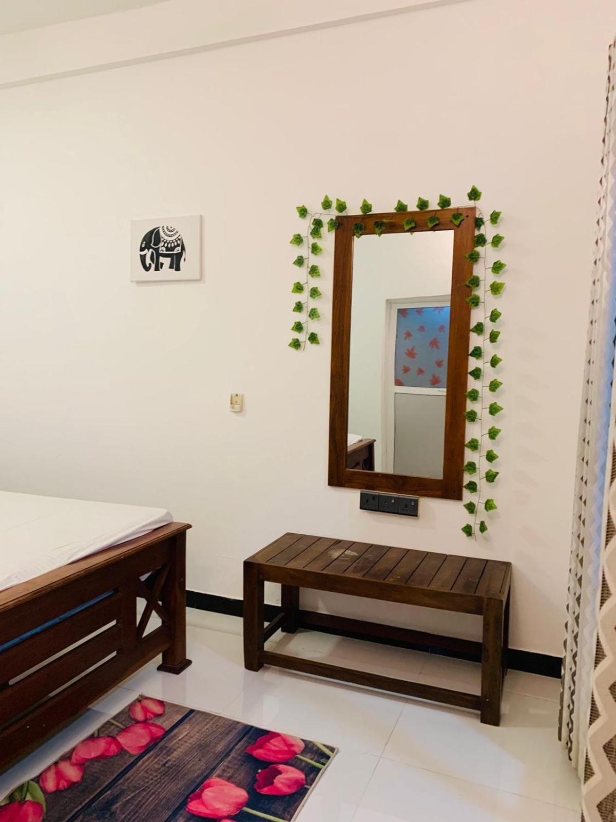 Thisara Guest House Полоннарува Экстерьер фото