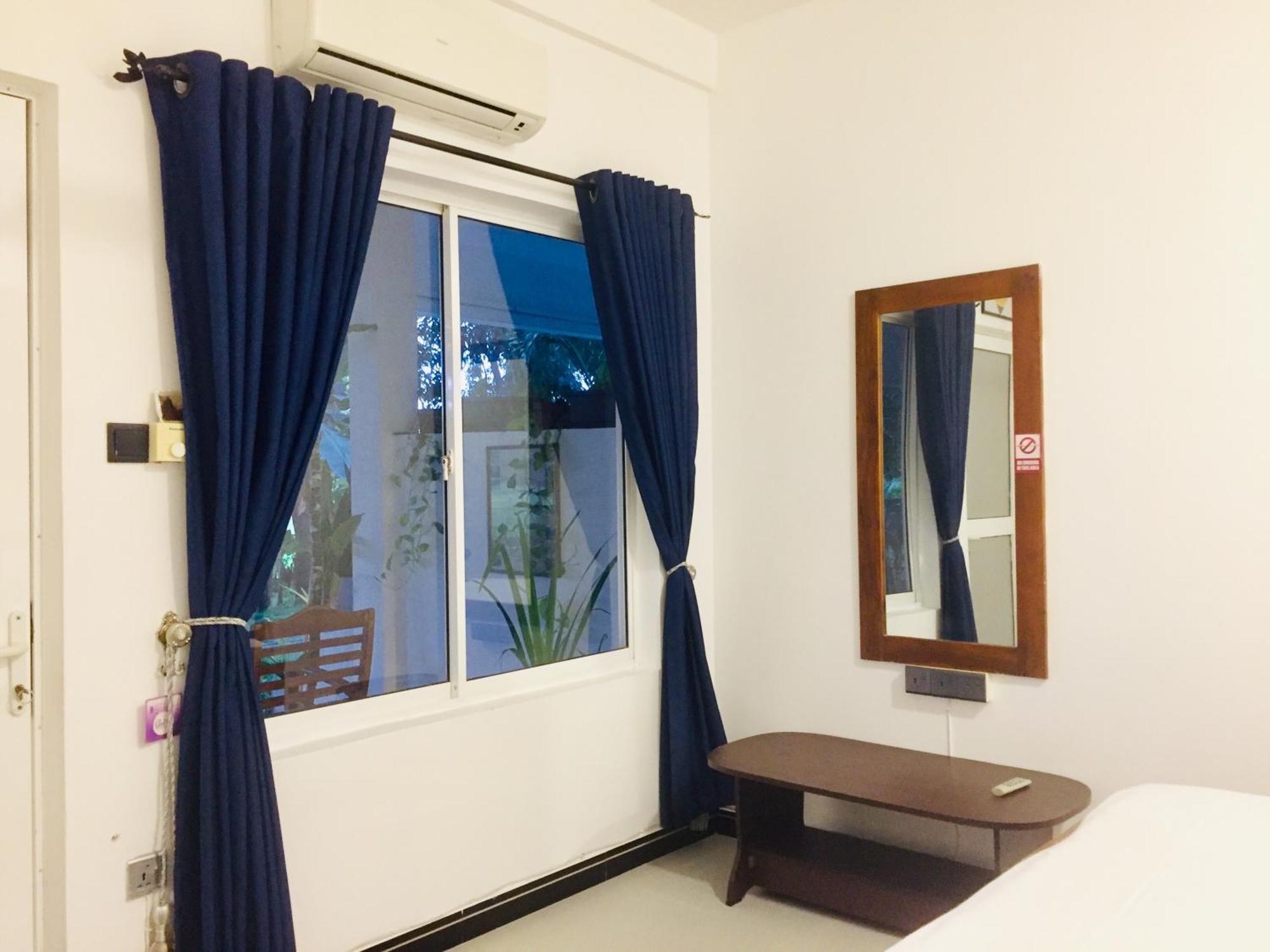Thisara Guest House Полоннарува Экстерьер фото