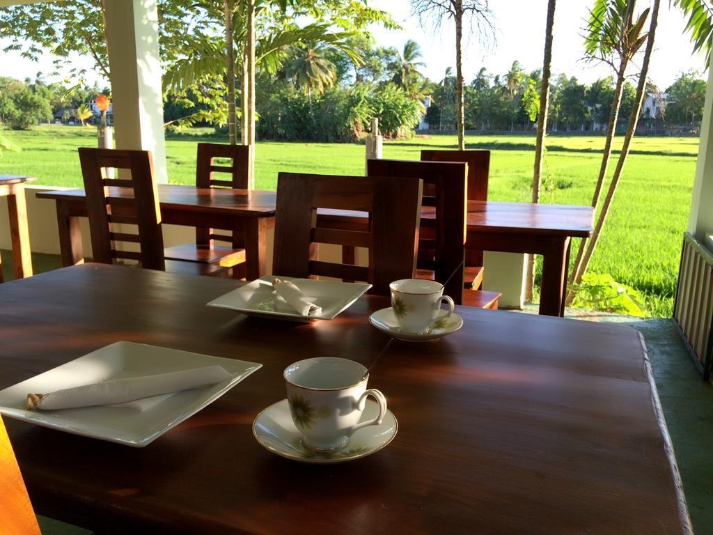 Thisara Guest House Полоннарува Экстерьер фото