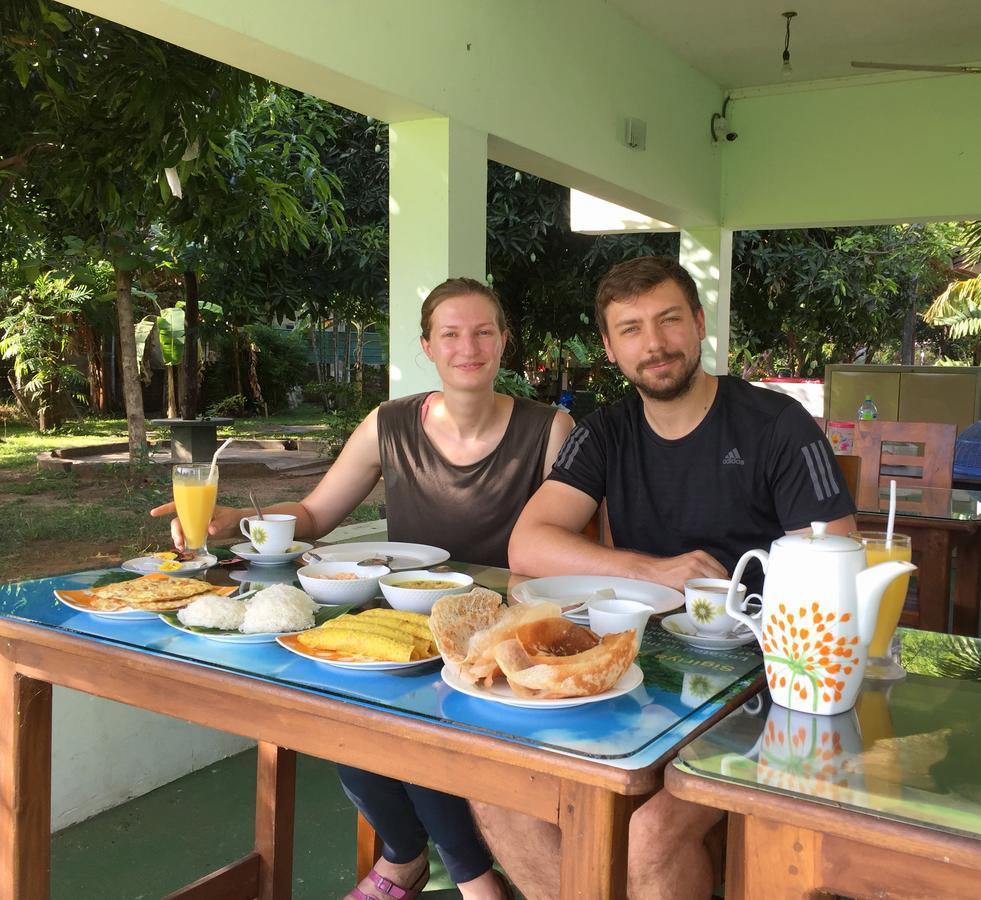 Thisara Guest House Полоннарува Экстерьер фото