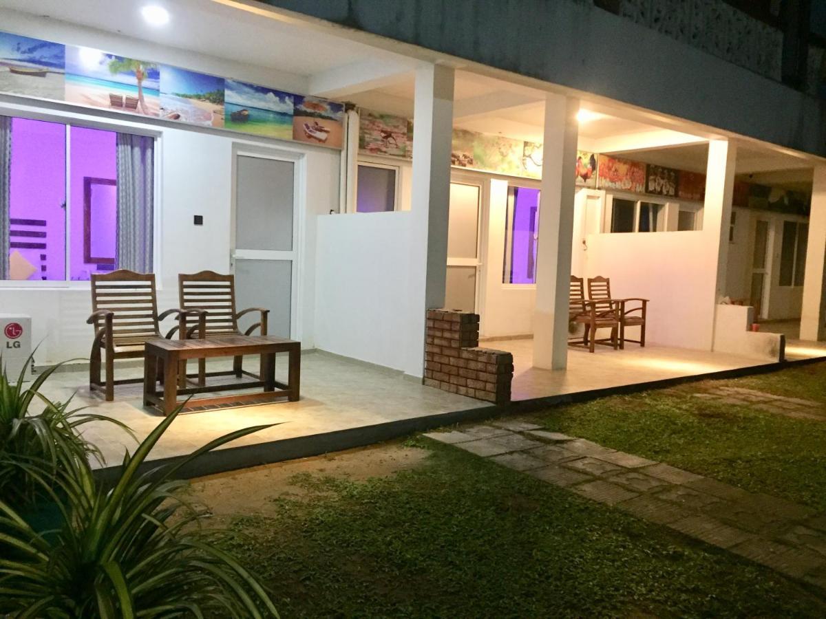 Thisara Guest House Полоннарува Экстерьер фото
